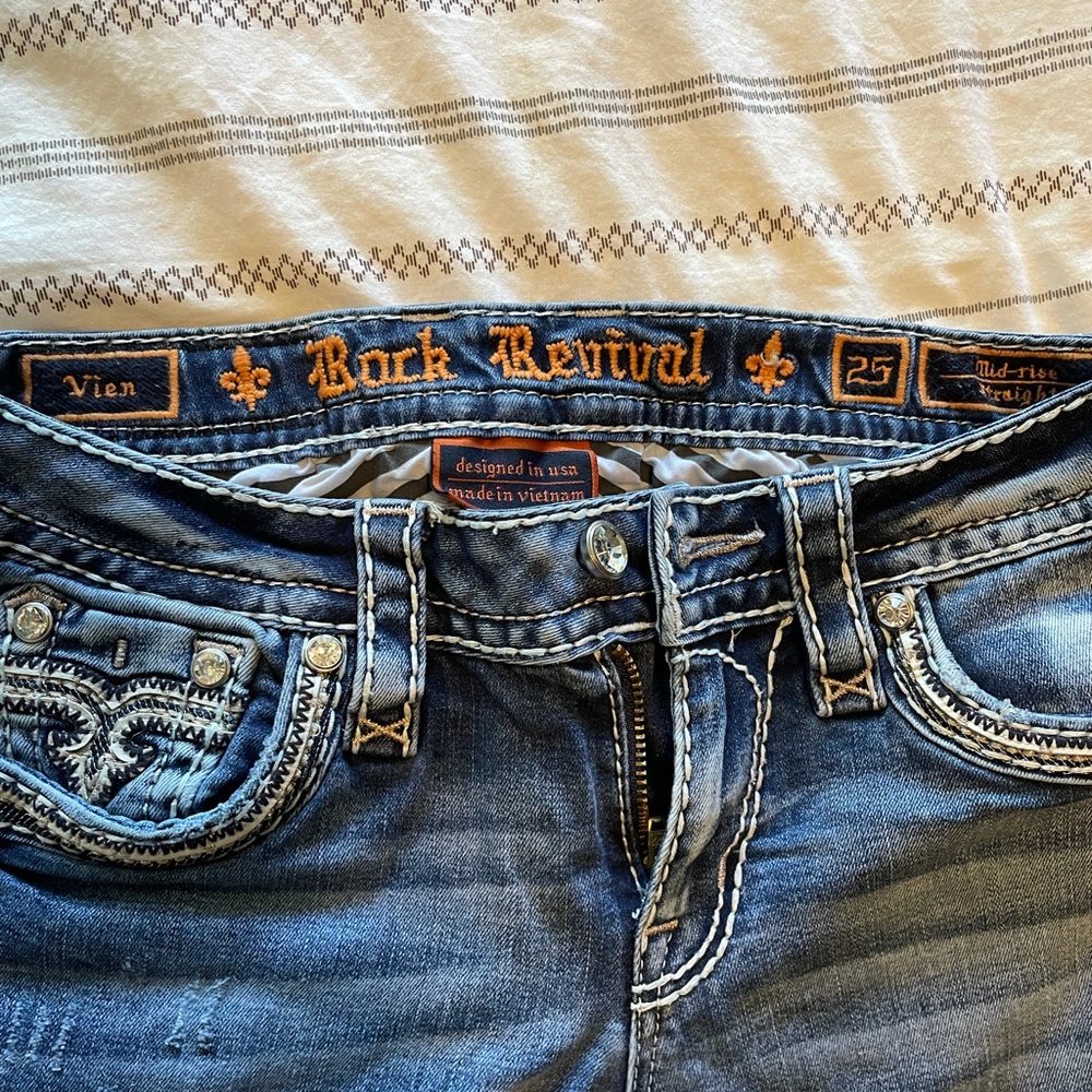 Rock Revival Vien Mid Rise Straight Jeans Size 25 from Buckle